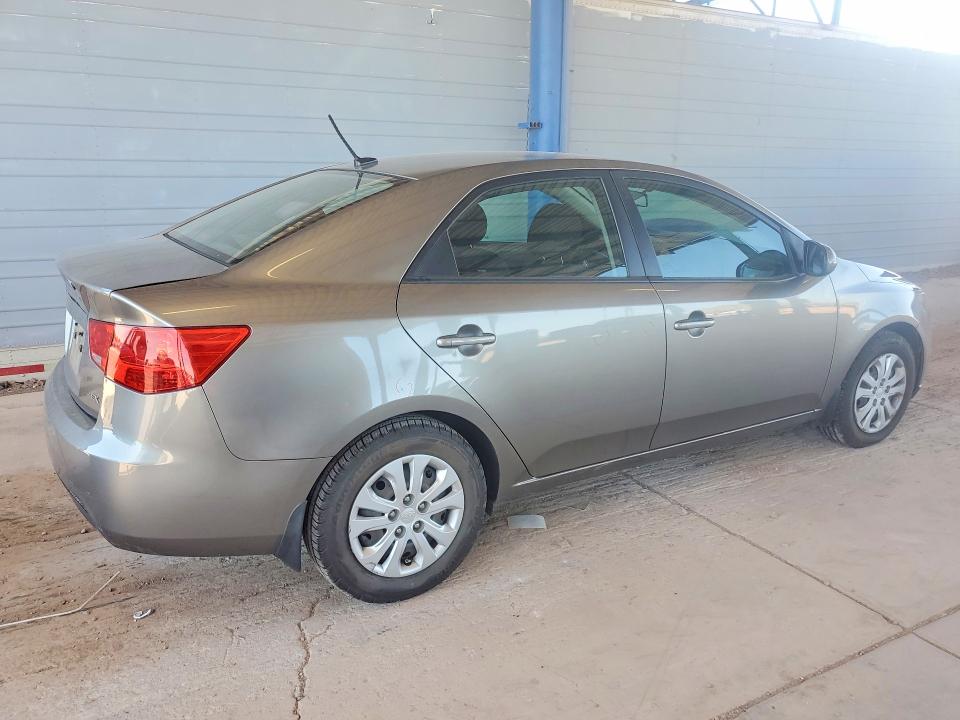 Photo 3 from auction – 2012 KIA FORTE with VIN KNAFU4A25C5557481