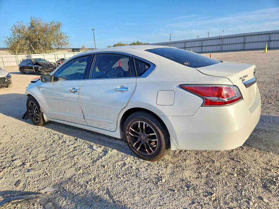 Photo 2 from auction – 2014 NISSAN ALTIMA with VIN 1N4AL3AP2EN350884
