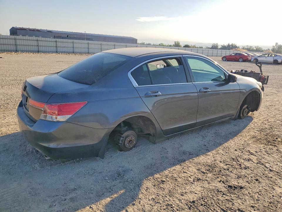 Photo 3 from auction – 2011 HONDA ACCORD with VIN 1HGCP2F70BA002418