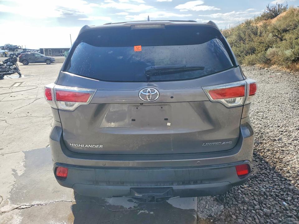 Photo 6 from auction – 2014 TOYOTA HIGHLANDER with VIN 5TDDKRFH1ES057650