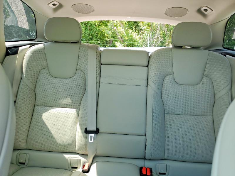 Zdjęcie 10 z aukcji – 2020 VOLVO XC60 z VIN LYVA22RL6LB456468