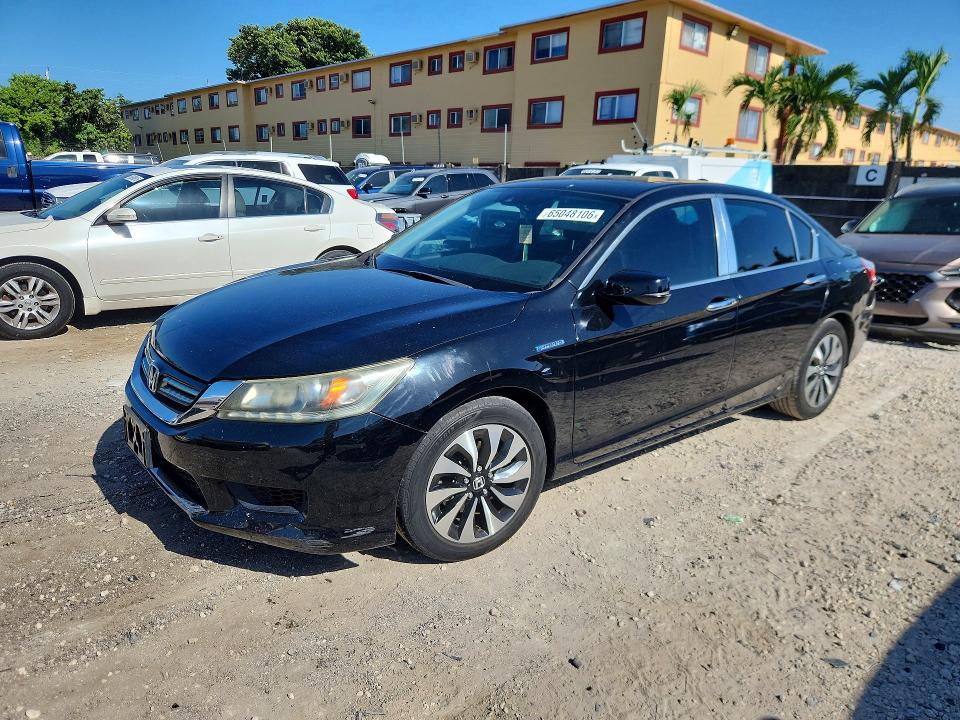 HONDA ACCORD 2015 with VIN 1HGCR6F51FA003101 - Photo from auction