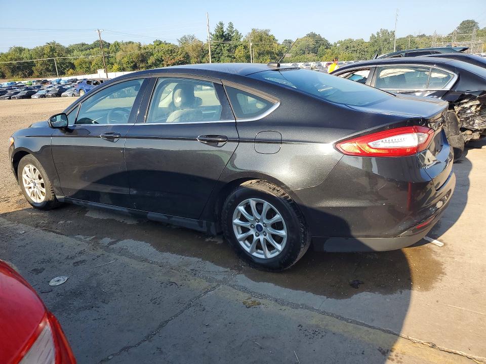 Снимка 2 от търг – 2015 FORD FUSION с VIN 3FA6P0G75FR232620
