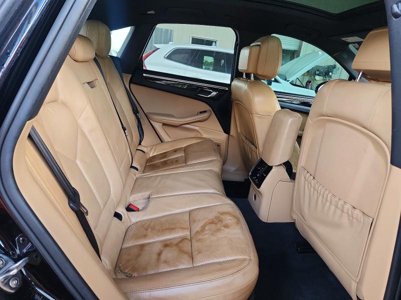Photo 10 from auction – 2017 PORSCHE MACAN with VIN WP1AB2A55HLB20342
