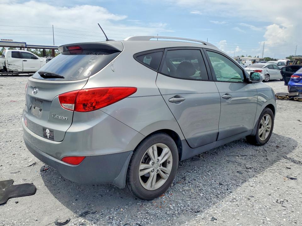 Photo 3 from auction – 2013 HYUNDAI TUCSON with VIN KM8JU3AC5DU707320