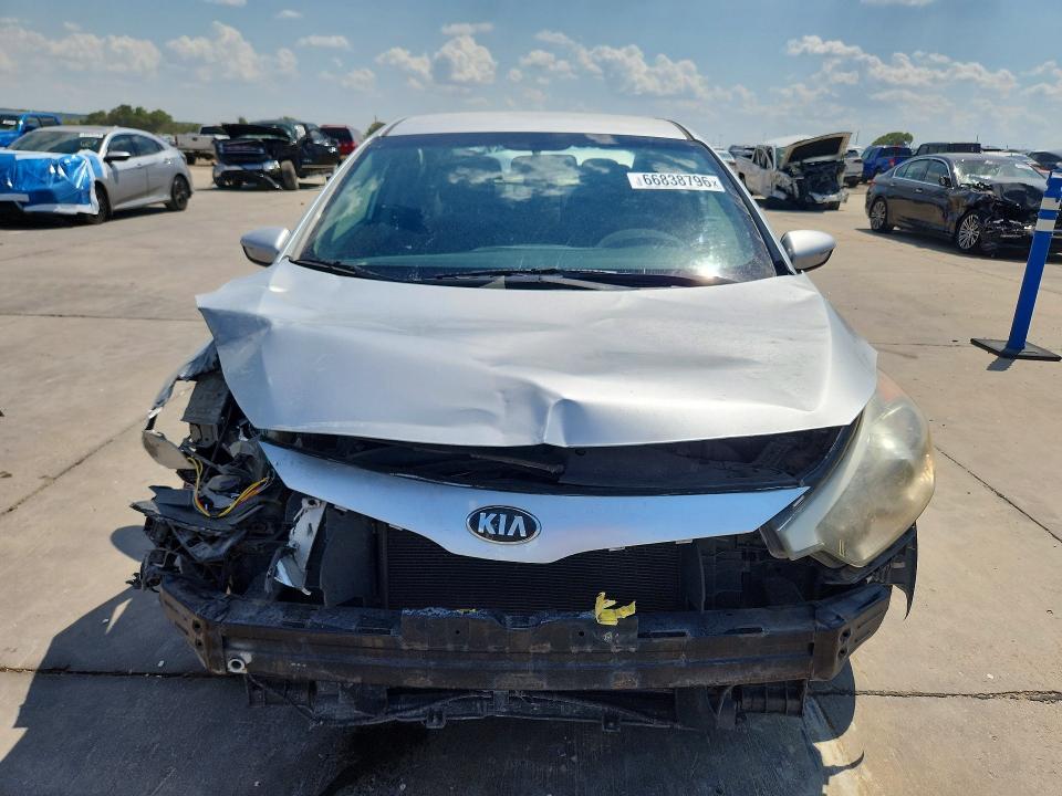 Foto 5 de la subasta – 2015 KIA FORTE con VIN KNAFX4A65F5257714