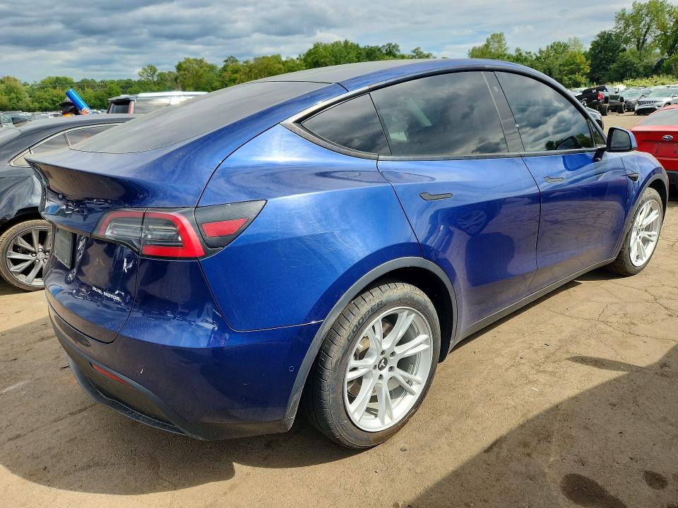 Фото 3 с аукциона – 2020 TESLA MODEL Y с VIN 5YJYGDEE0LF045245