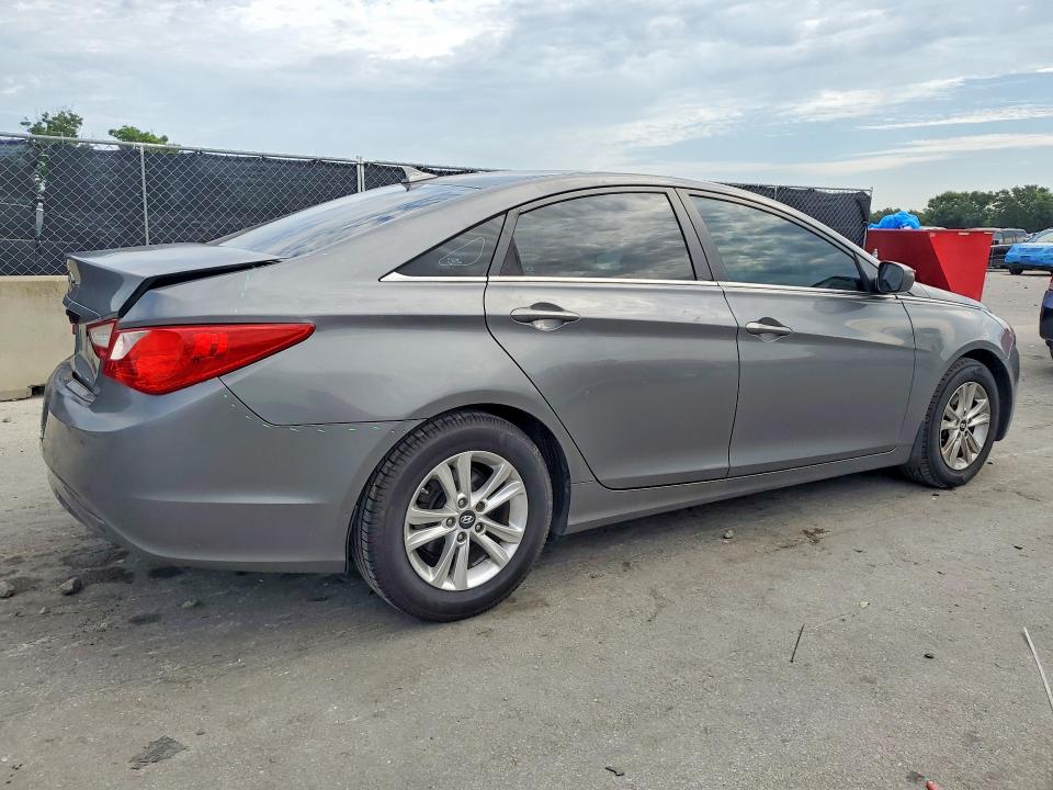 Photo 3 from auction – 2013 HYUNDAI SONATA with VIN 5NPEB4AC8DH803776
