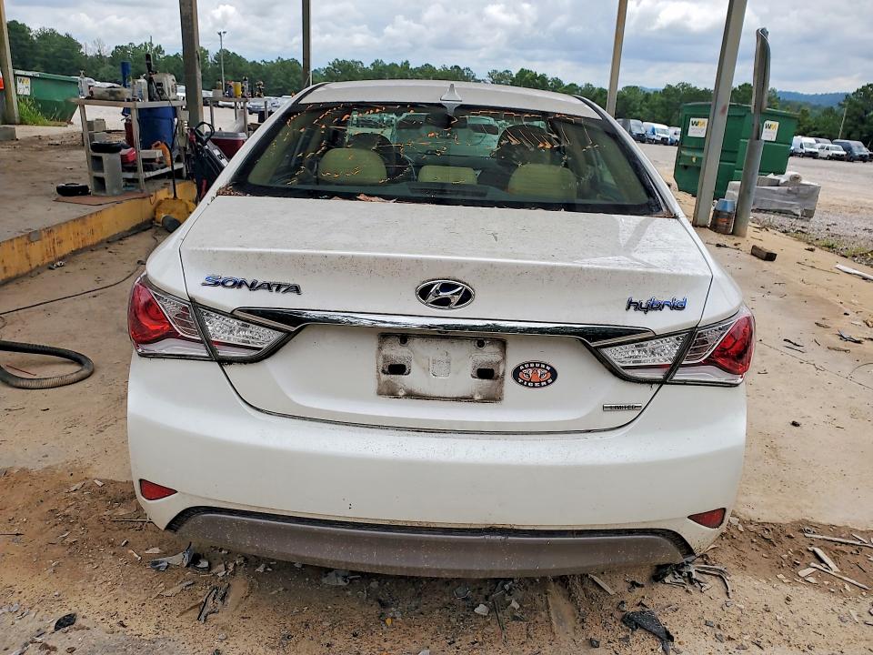 Photo 6 from auction – 2013 HYUNDAI SONATA with VIN KMHEC4A47DA074209
