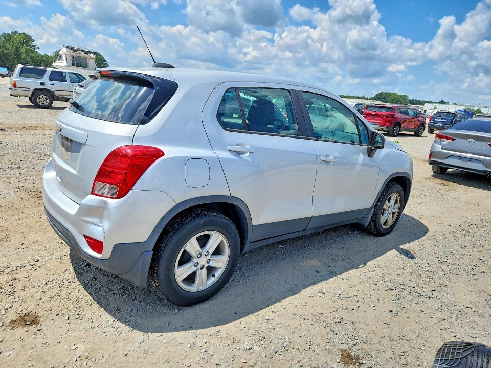 Photo 3 from auction – 2019 CHEVROLET TRAX with VIN 3GNCJKSB2KL196654