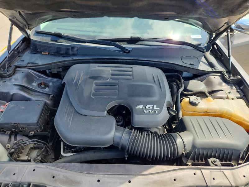 Photo 11 from auction – 2018 CHRYSLER 300 with VIN 2C3CCAEG8JH193743