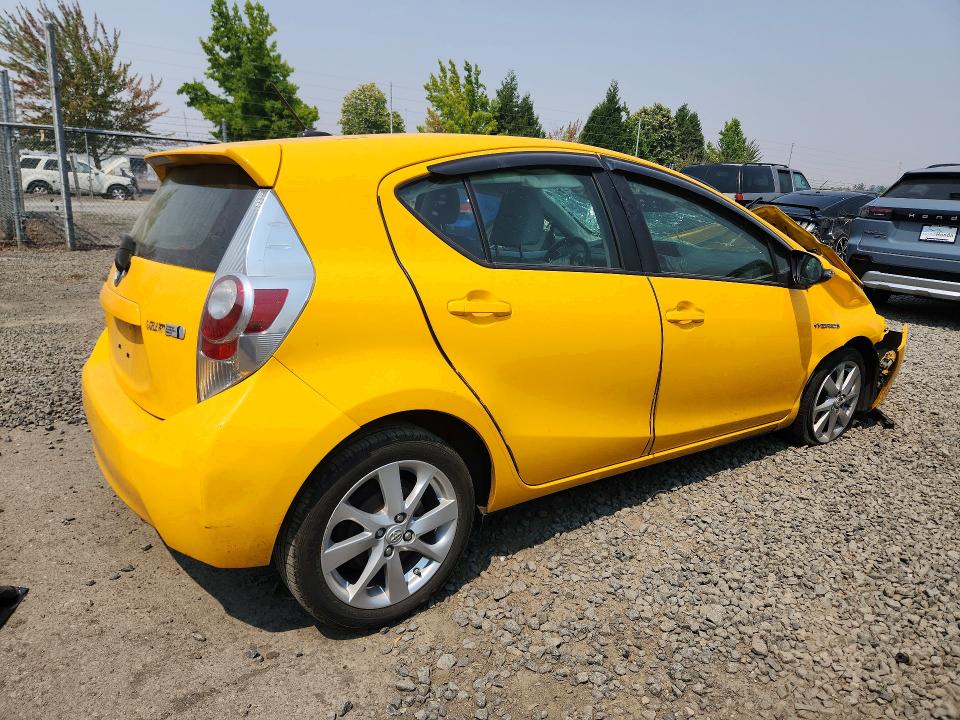 Photo 3 from auction – 2014 TOYOTA PRIUS C with VIN JTDKDTB35E1073291