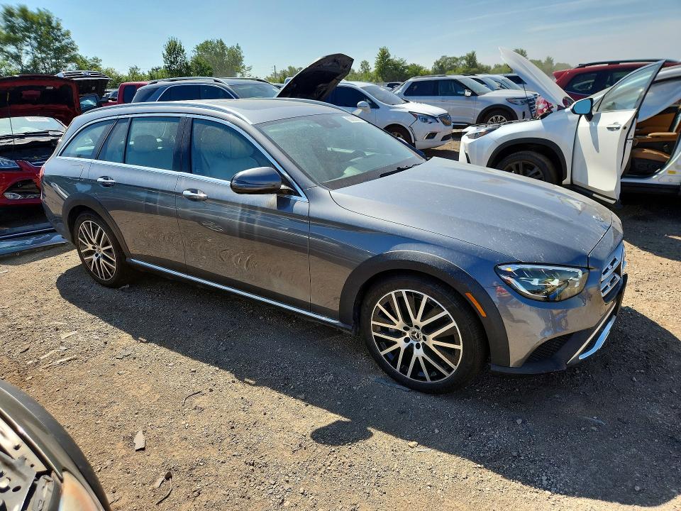 Photo 4 from auction – 2022 MERCEDES-BENZ E with VIN W1KZH6AB5NB060179
