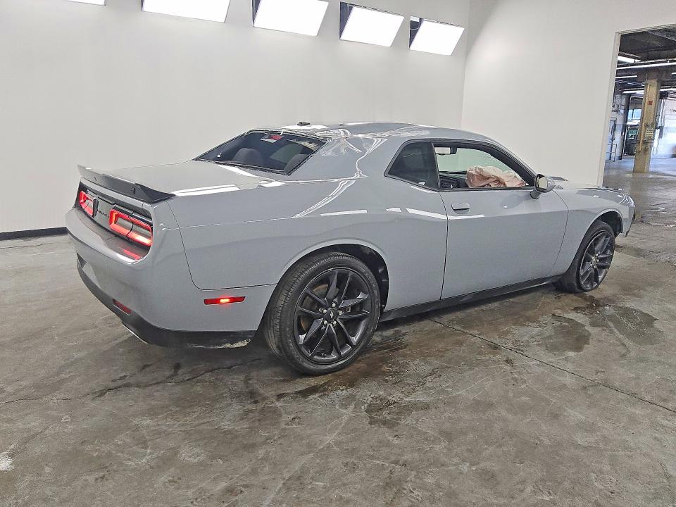 Photo 3 from auction – 2022 DODGE CHALLENGER with VIN 2C3CDZKG8NH165561