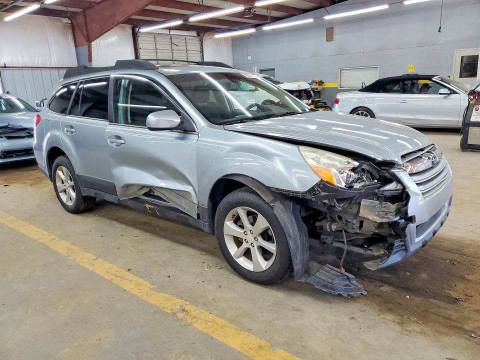 Photo 4 from auction – 2013 SUBARU OUTBACK with VIN 4S4BRCGC0D3275383