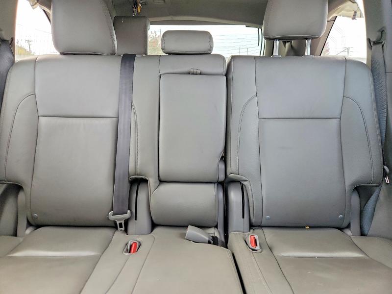 Photo 10 from auction – 2016 TOYOTA HIGHLANDER with VIN 5TDZKRFHXGS123976