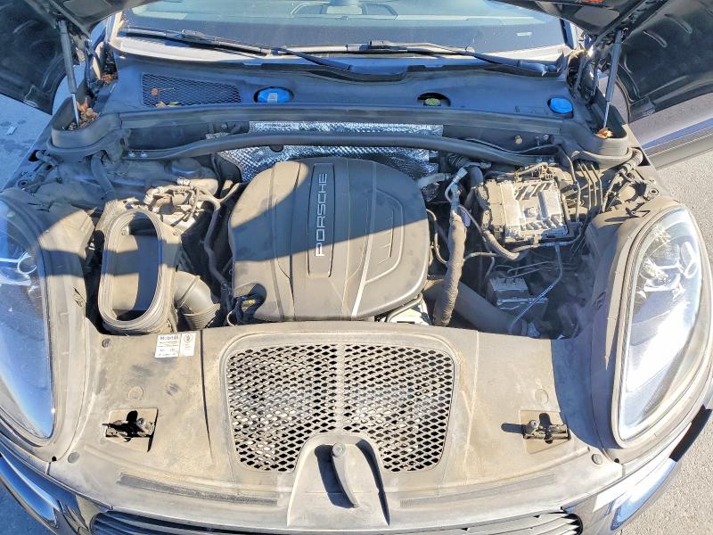 Photo 11 from auction – 2019 PORSCHE MACAN with VIN WP1AA2A58KLB05635