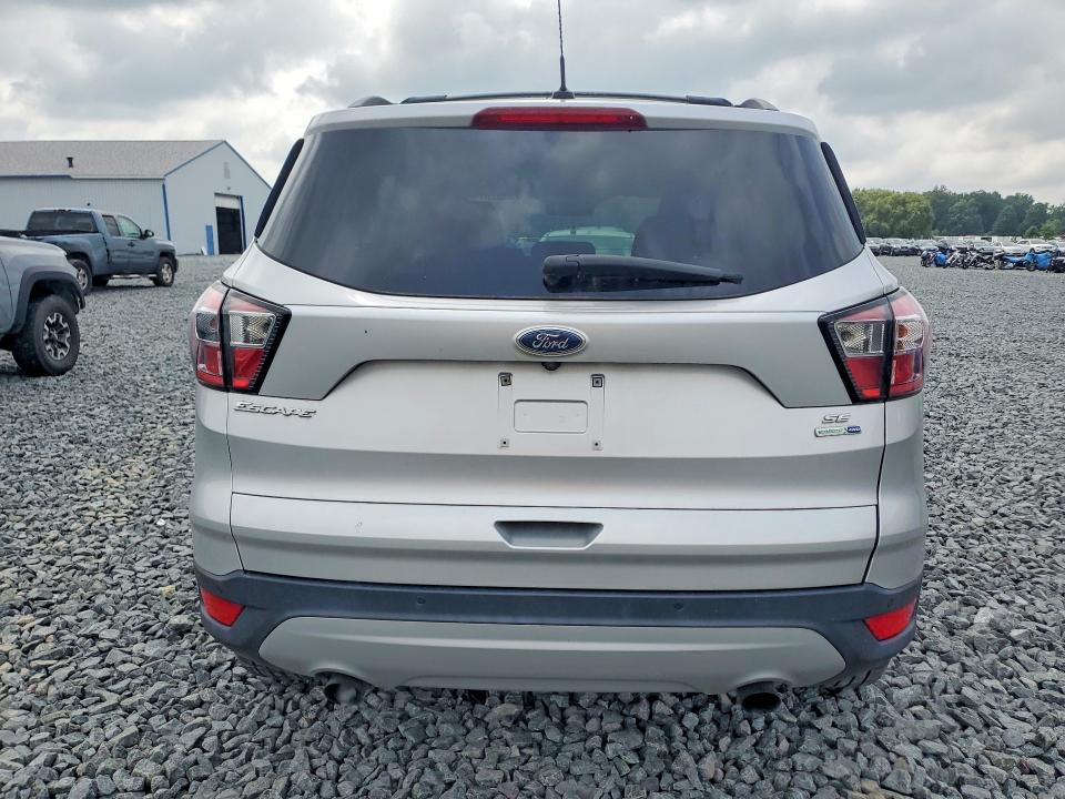 Photo 6 from auction – 2017 FORD ESCAPE with VIN 1FMCU9GD1HUD06686