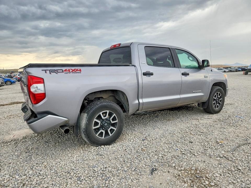 Photo 3 from auction – 2017 TOYOTA TUNDRA with VIN 5TFDW5F10HX605636