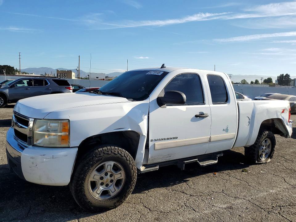 Снимка 1 от търг – 2007 CHEVROLET SILVERADO с VIN 2GCEK19J271711926
