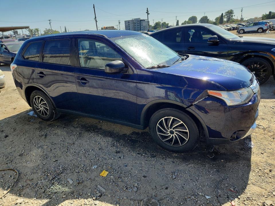 Photo 4 from auction – 2015 MITSUBISHI OUTLANDER with VIN JA4AD2A31FZ003212