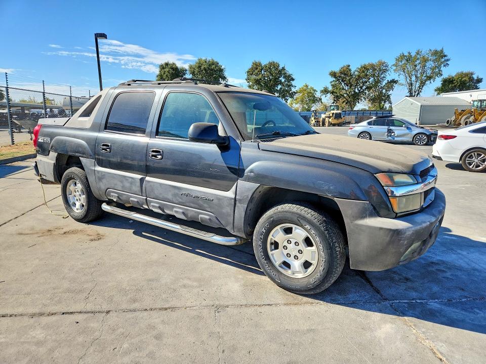 Photo 4 from auction – 2003 CHEVROLET AVALANCHE with VIN 3GNEC13T23G234124