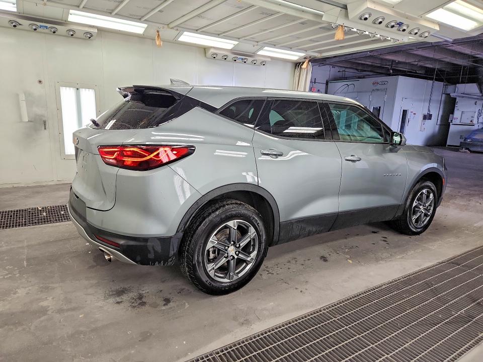 Photo 3 from auction – 2025 CHEVROLET BLAZER with VIN 3GNKBCR47SS253751