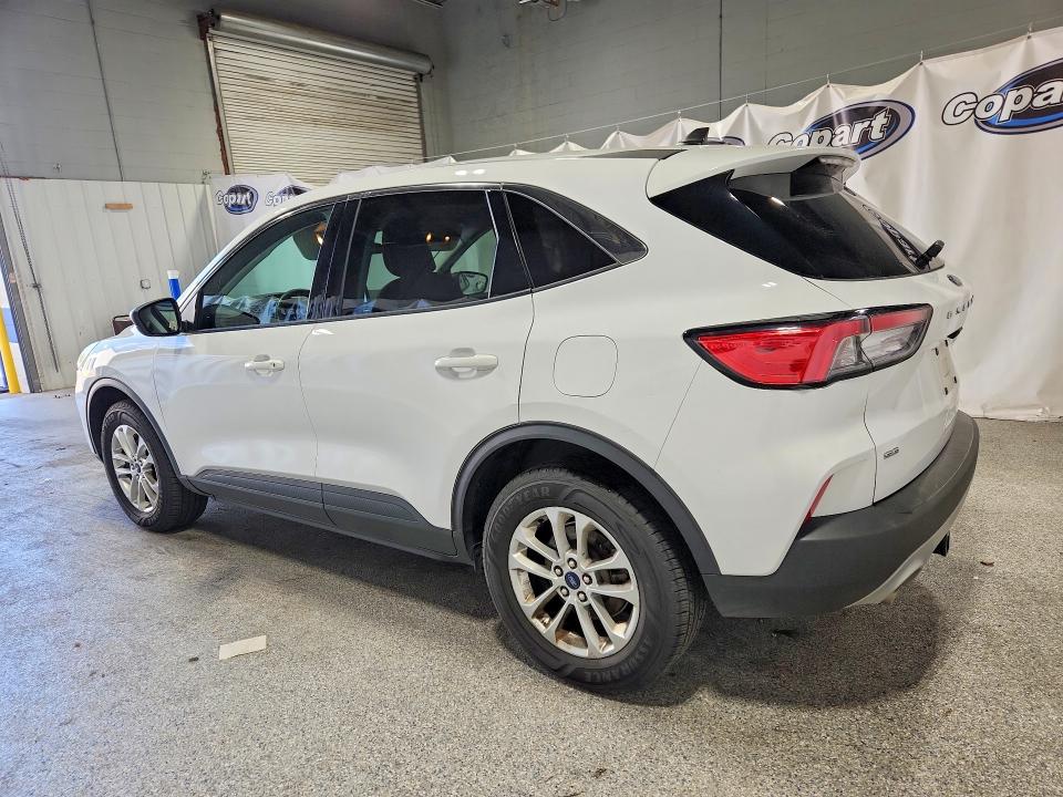 Photo 2 from auction – 2022 FORD ESCAPE with VIN 1FMCU9G61NUB87678