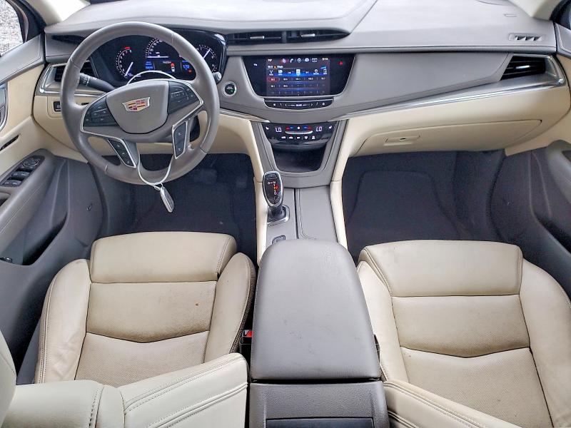 Photo 8 from auction – 2017 CADILLAC XT5 with VIN 1GYKNBRSXHZ128001