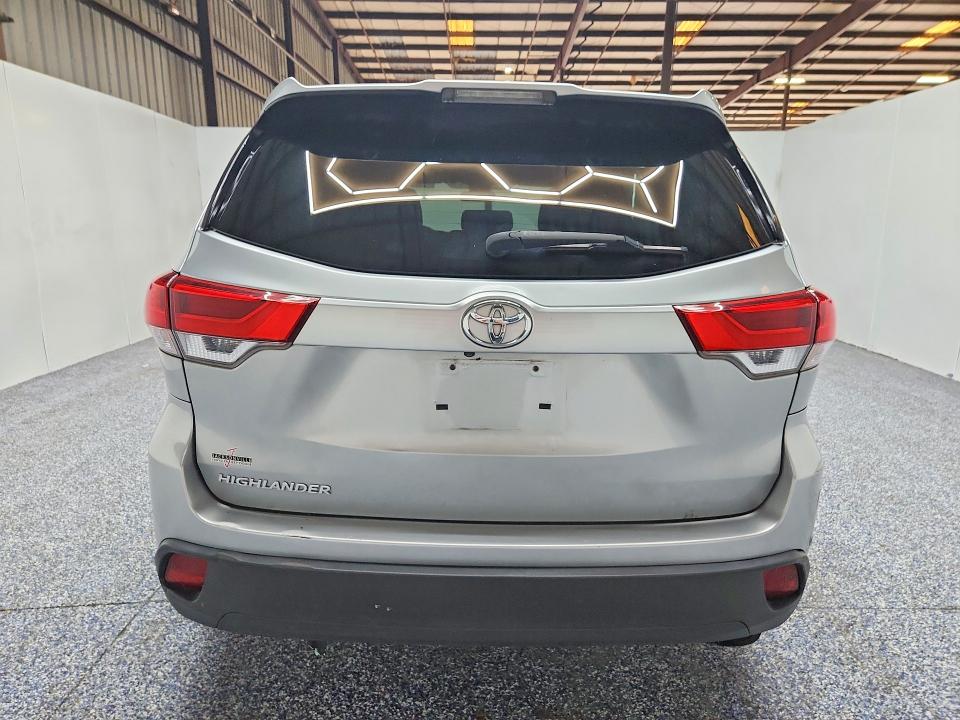 Photo 6 from auction – 2019 TOYOTA HIGHLANDER with VIN 5TDZZRFH8KS292169