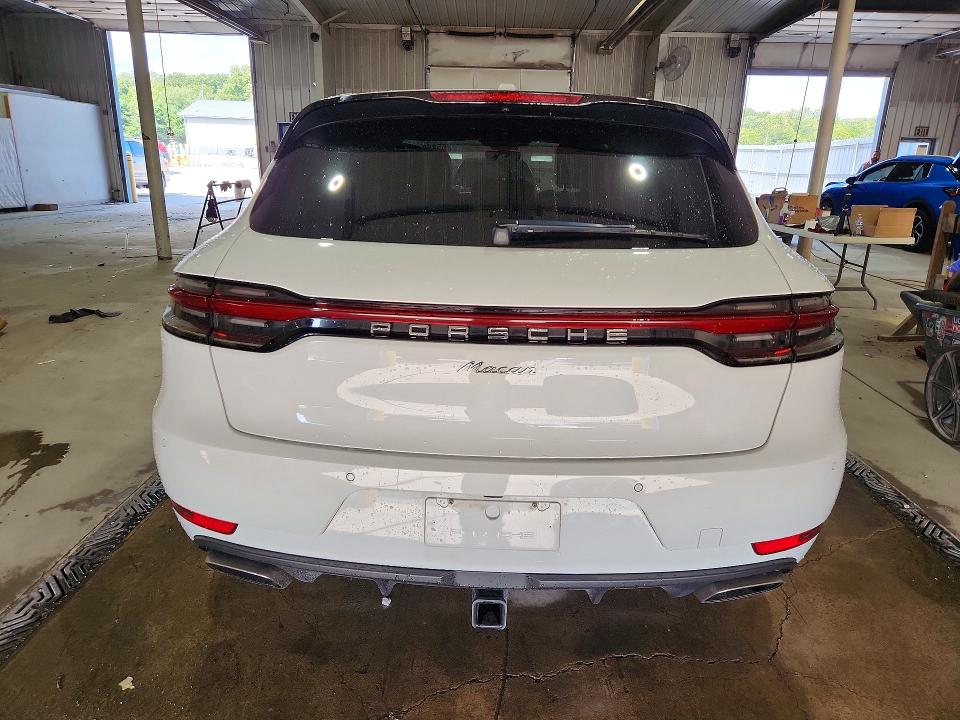 Photo 6 from auction – 2019 PORSCHE MACAN with VIN WP1AA2A5XKLB03918