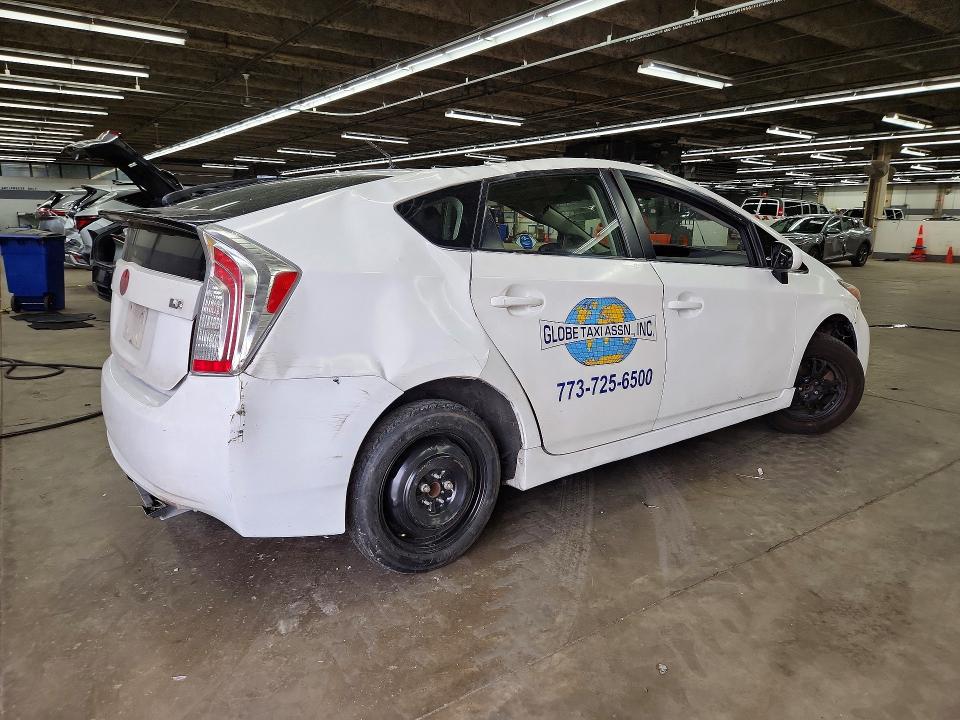 Photo 3 from auction – 2013 TOYOTA PRIUS with VIN JTDKN3DU8D0337109