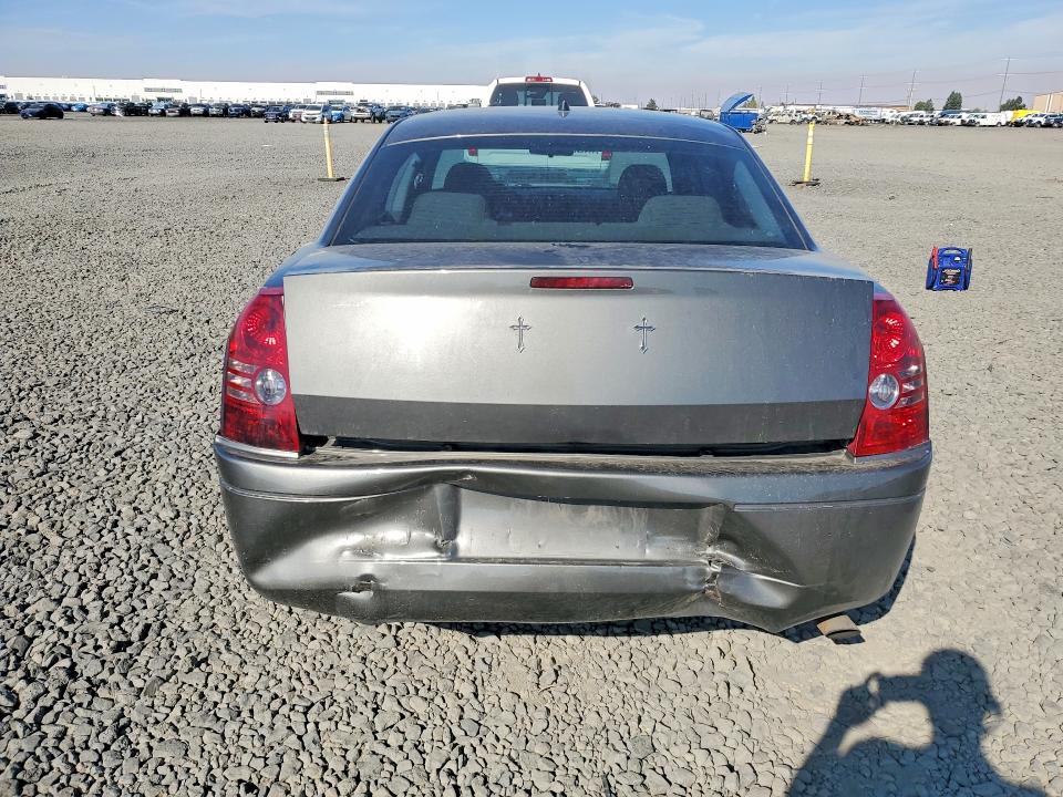 Photo 6 from auction – 2008 CHRYSLER 300 with VIN 2C3LA43R98H126395