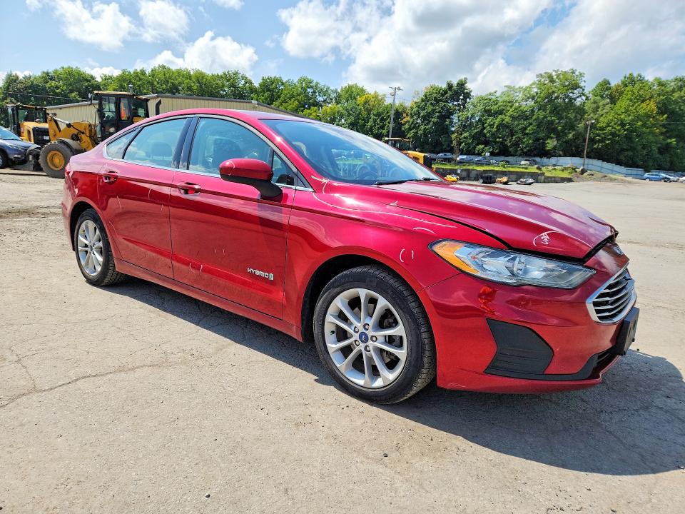 Photo 4 from auction – 2019 FORD FUSION with VIN 3FA6P0LU2KR204196