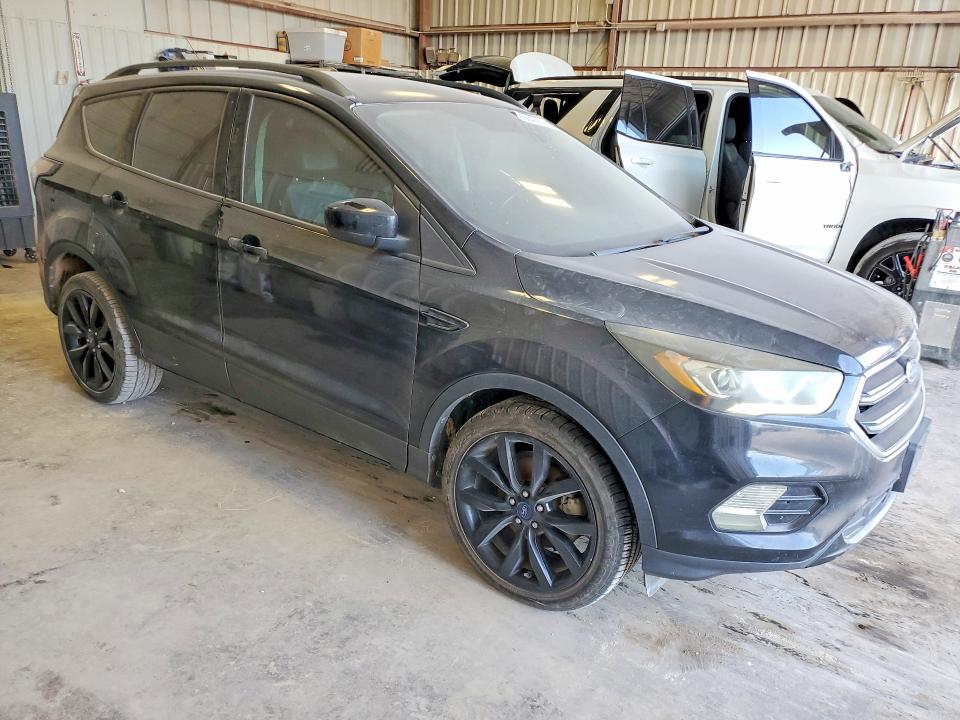 Photo 4 from auction – 2017 FORD ESCAPE with VIN 1FMCU0GD3HUD10038