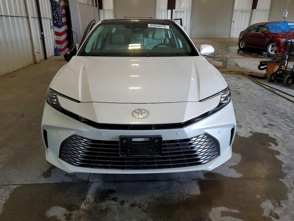 Photo 5 from auction – 2026 TOYOTA CAMRY with VIN 4T1DBADKXTU560078