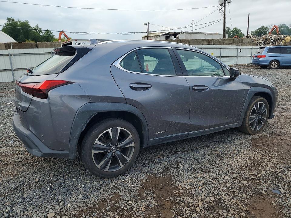 Photo 3 from auction – 2021 LEXUS UX with VIN JTHP9JBH6M2049578