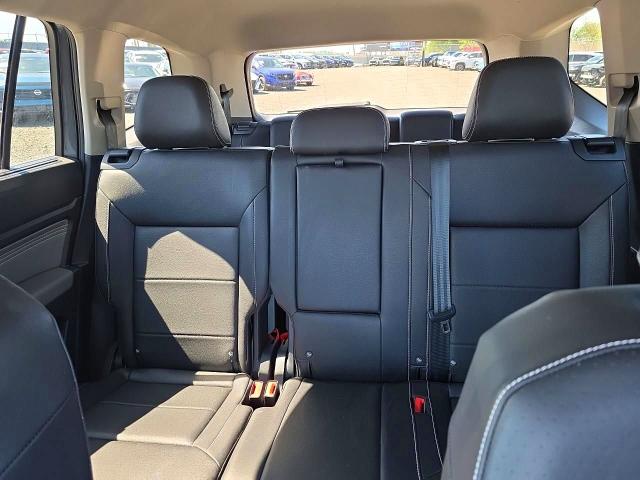 Photo 10 from auction – 2023 VOLKSWAGEN ATLAS with VIN 1V2HR2CA9PC531536