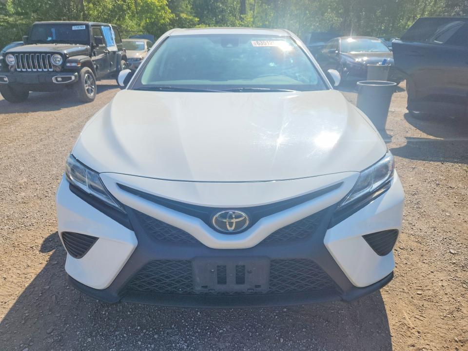Photo 5 from auction – 2020 TOYOTA CAMRY with VIN 4T1J11AK2LU352612