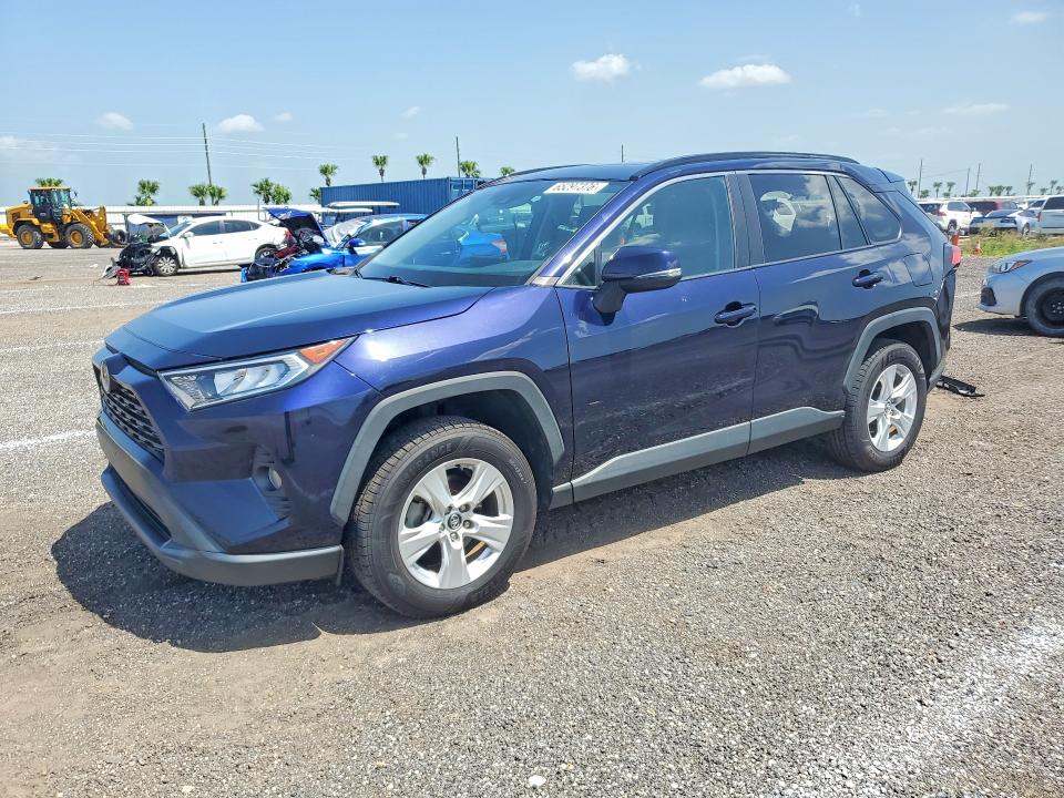 Photo 1 from auction – 2021 TOYOTA RAV4 with VIN 2T3P1RFV0MC141477