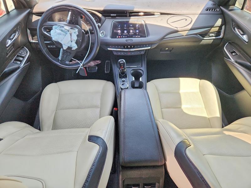 Foto 8 de la subasta – 2021 CADILLAC XT4 con VIN 1GYFZER43MF042517