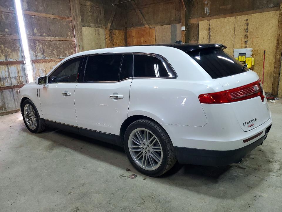 Photo 2 from auction – 2016 LINCOLN MKT with VIN 2LMHJ5AT3GBL03126