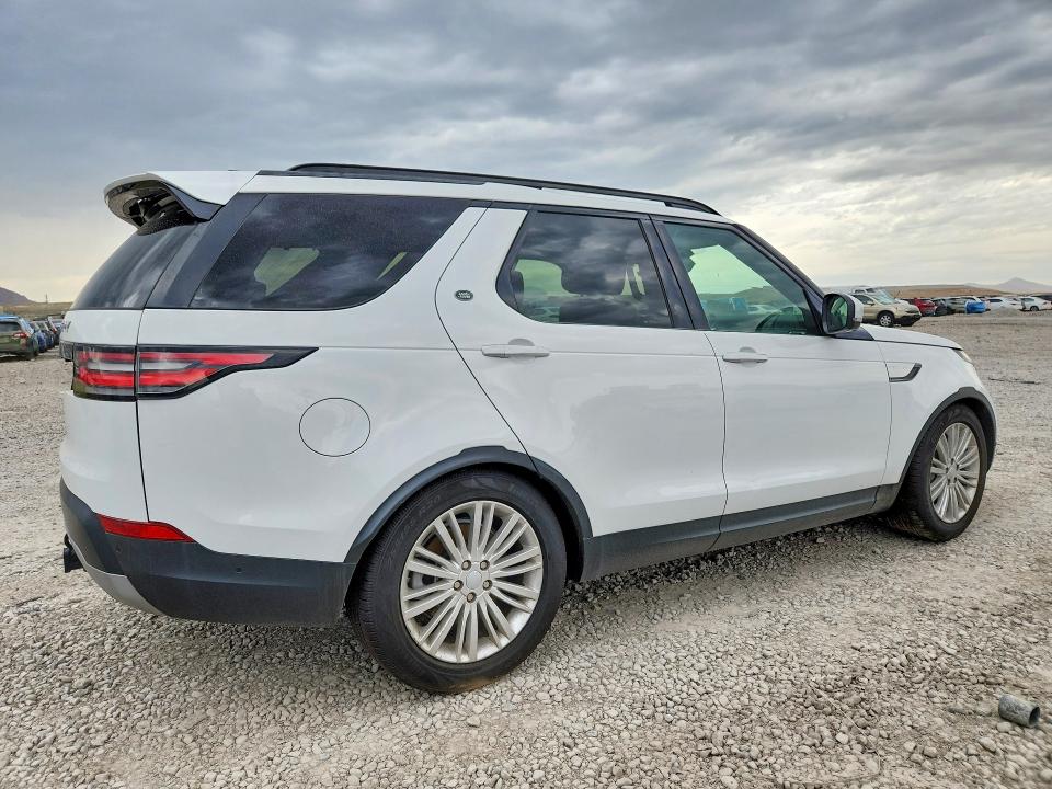 Photo 3 from auction – 2018 LAND ROVER DISCOVERY with VIN SALRT2RV3JA057421