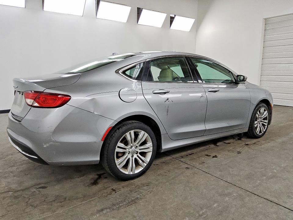 Photo 3 from auction – 2015 CHRYSLER 200 with VIN 1C3CCCAB2FN532582