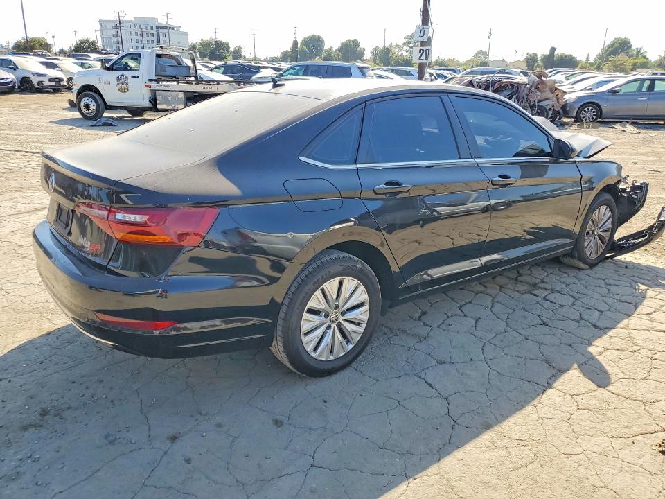 Photo 3 from auction – 2019 VOLKSWAGEN JETTA with VIN 3VWC57BU3KM272840