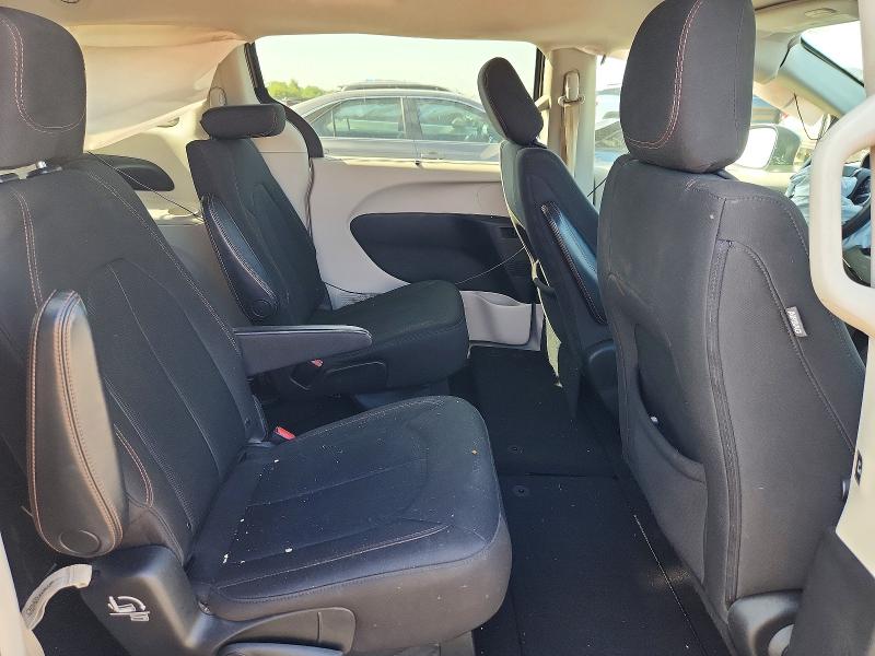 Photo 11 from auction – 2017 CHRYSLER PACIFICA with VIN 2C4RC1BG9HR795873