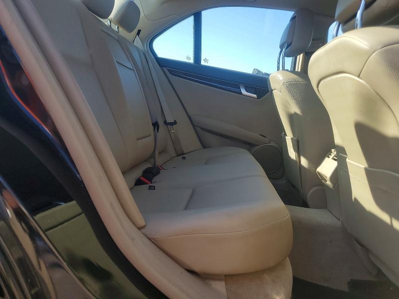 Photo 10 from auction – 2013 MERCEDES-BENZ C with VIN WDDGF8AB3DR286705