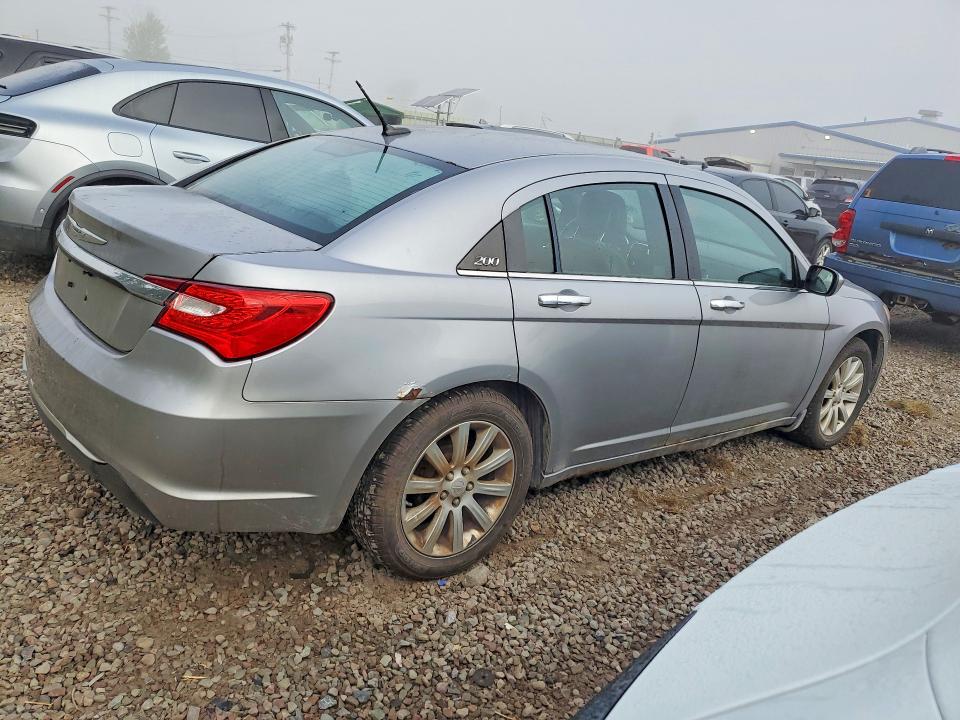 Photo 3 from auction – 2013 CHRYSLER 200 with VIN 1C3CCBCG2DN612545