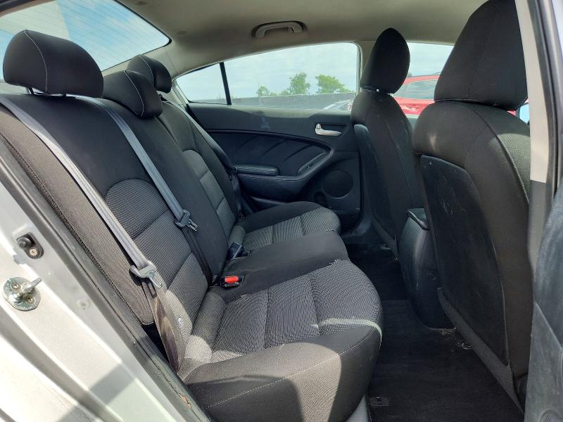 Снимка 10 от търг – 2017 KIA FORTE с VIN 3KPFK4A73HE010824