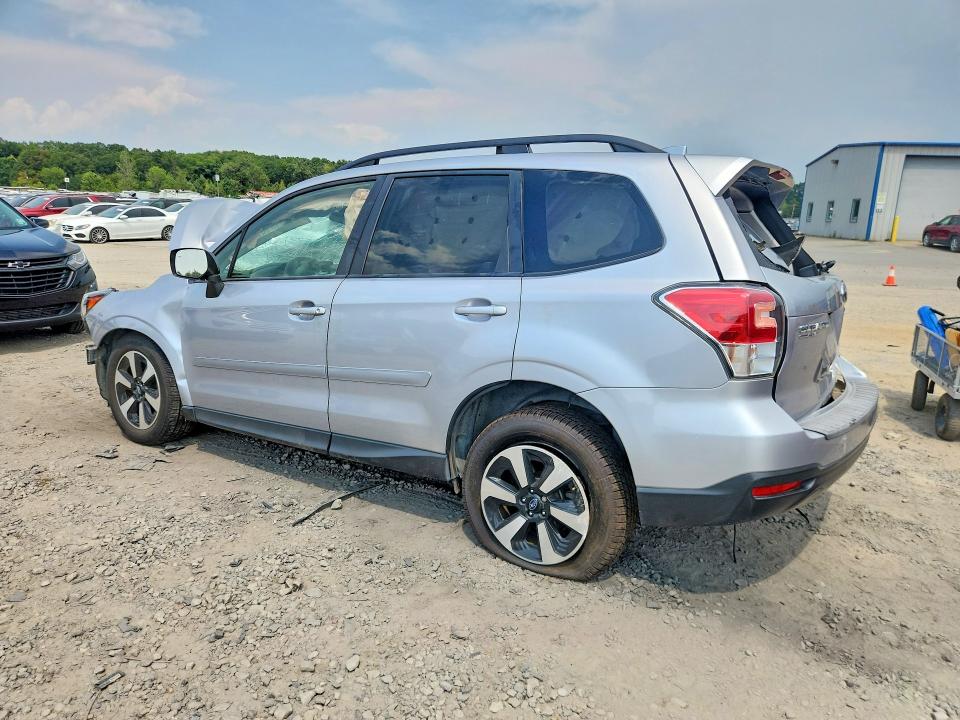 Photo 2 from auction – 2018 SUBARU FORESTER with VIN JF2SJADC1JH530613